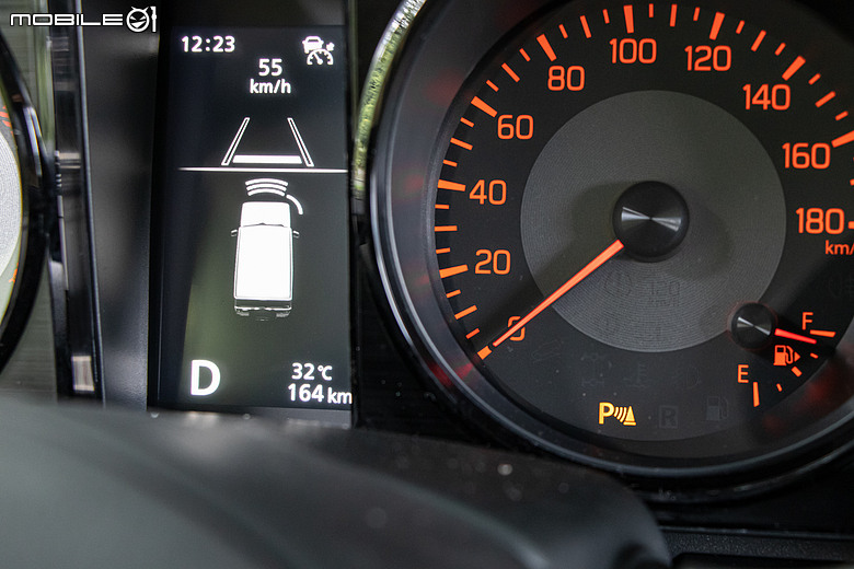 Suzuki Jimny 新年式試駕|補齊ACC、價格凍漲,不再只是任性的大玩具!