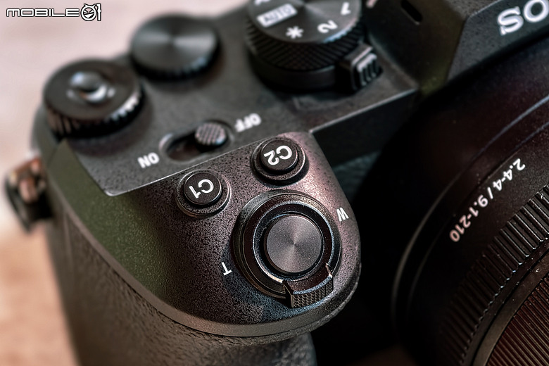 Sony Cyber-shot DSC-RX10M5 評測報告|注入 α 靈魂、一機走天下的長焦怪獸!