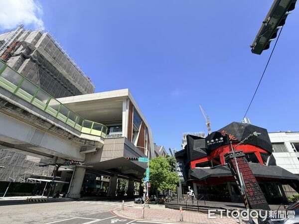 颱風唯一有開的百貨領軍，文心崇德商圈再添4大商場