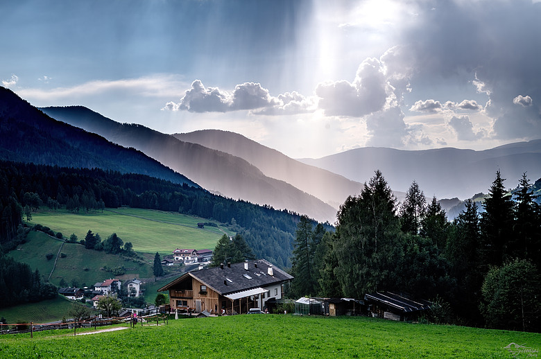 點我看大圖 2024瑞士義大利山脈之旅之19、0827 Panorama di Santa Maddalena富內斯山谷
