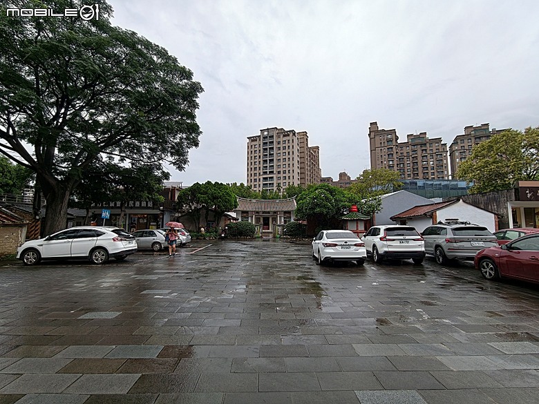 竹北新瓦屋客家文化保存區、采田福地、竹北泉州厝汾陽堂、東平問禮堂、竹北福佑宮(十三伯公)、蓮華寺、附掛美食之一浪拉麵 — 竹北一日雨中散策