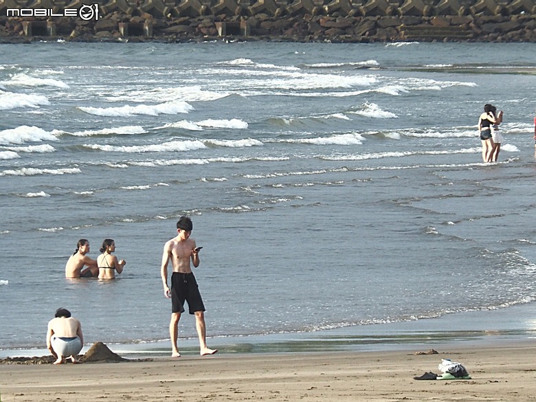 沙灘皮克敏探索之新北市篇 — 萬里海水浴場、金山中角、貢寮福隆海水浴場、石門白沙灣、三芝淺水灣、淡水沙崙、淡江大橋,還有Bossa Nova巴莎諾瓦海景餐廳與依海廚房之吃吃喝喝