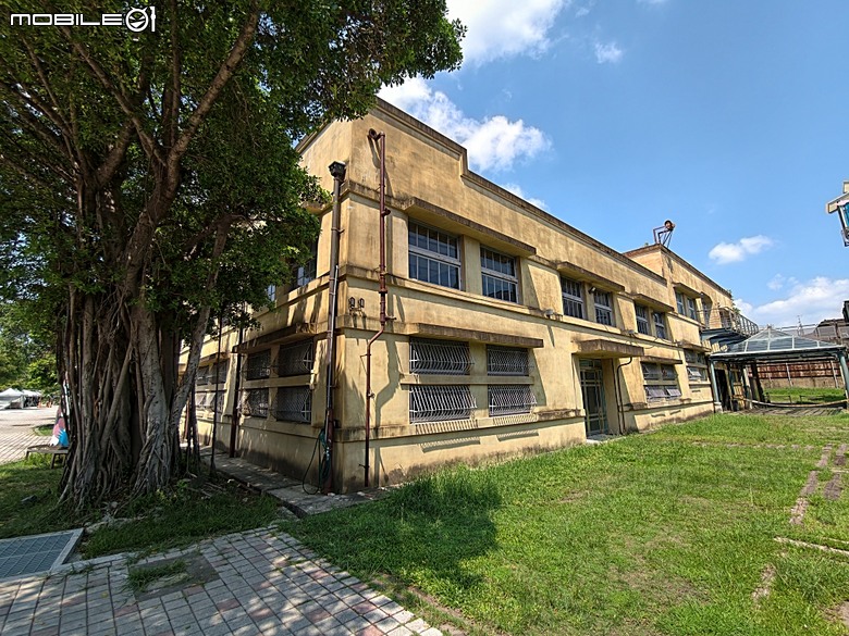 嘉義市立美術館、嘉義文化創意產業園區、嘉義城隍廟、嘉義市郵便局、文化路夜市，外掛美味可口的林聰明沙鍋魚頭、還有繁花似錦的臺南白河蓮花公園 — 2026 端午連假次日遊