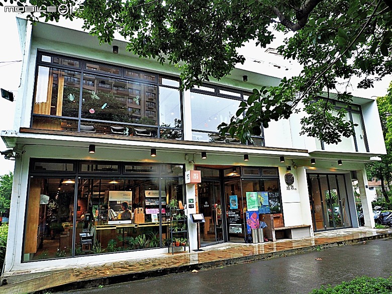 竹北新瓦屋客家文化保存區、采田福地、竹北泉州厝汾陽堂、東平問禮堂、竹北福佑宮(十三伯公)、蓮華寺、附掛美食之一浪拉麵 — 竹北一日雨中散策
