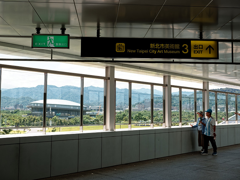 點我看大圖 三鶯線初體驗(新北美術館、鶯歌老街、三峽老街)(OM3+Insta360 Luna Ultra)