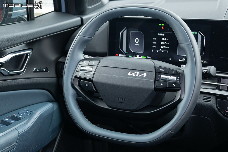 油電車的日韓對決|Toyota RAV4、Kia Sportage 雙車評測以及百公里油耗測試!