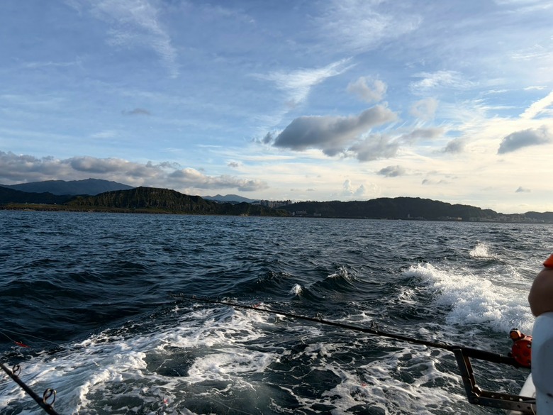 海釣初體驗｜海風、魚竿，還有兩個傻子