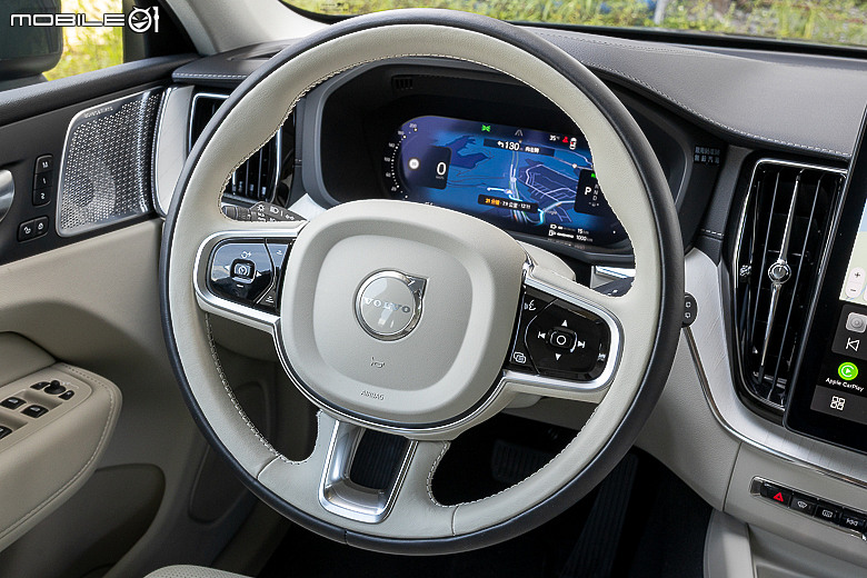 Volvo 小改款 XC60 T8 試駕|除了節能,還讓你有更優雅從容的旅程!