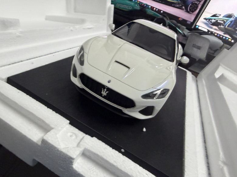 [開箱]1/18 Maserati GranTurismo
