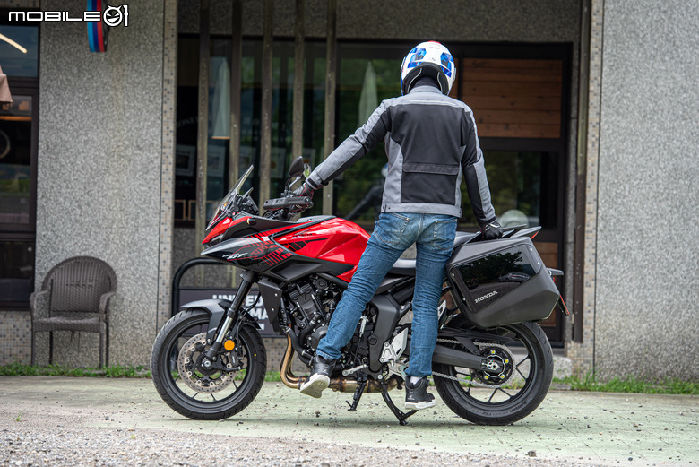 HONDA CB1000 GT 試駕｜不再做選擇，四缸、電懸、運動、舒適我全都要！