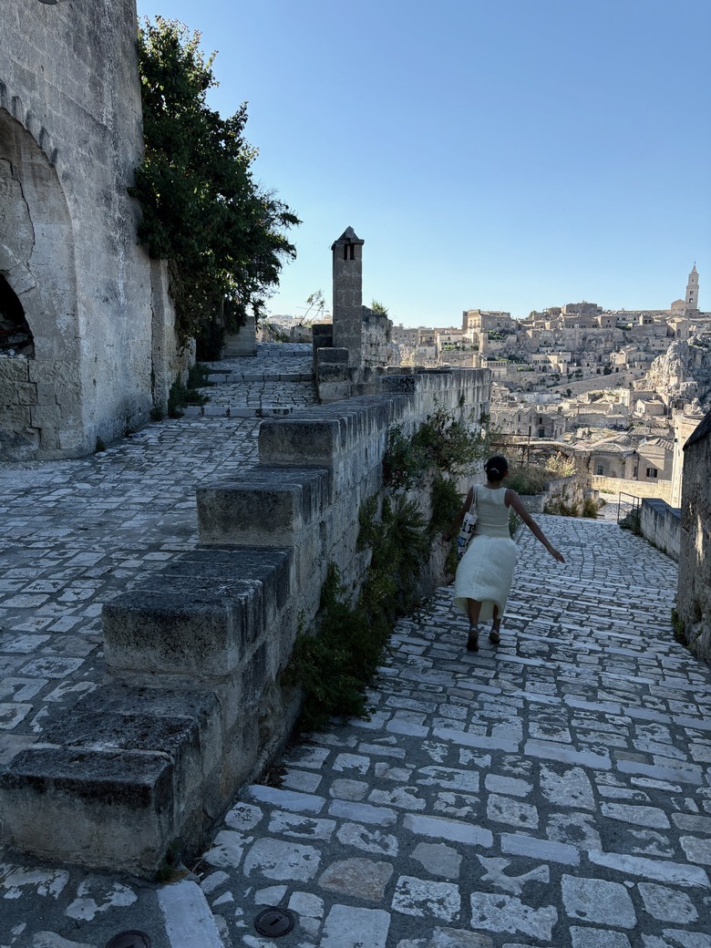 點我看大圖 意大利🇮🇹Bari巴里港之旅第一天,到達Matera馬泰拉古城