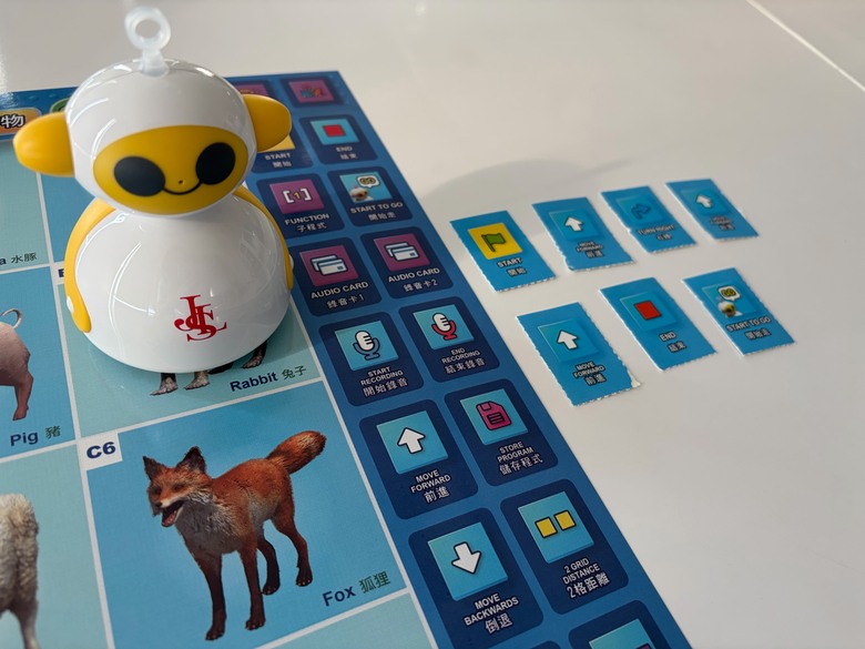 【分享】現在小朋友的教材已經有AI機器人了？玩玩看DINO AI遊學樂園