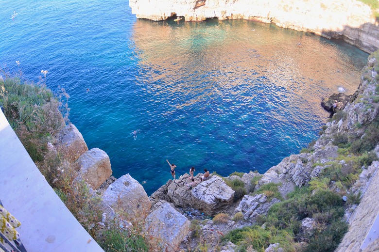 意大利🇮🇹南部之旅第二天 - Sassi di Matera 馬泰拉古城日出，Polignano a Mare濱海波利尼亞諾