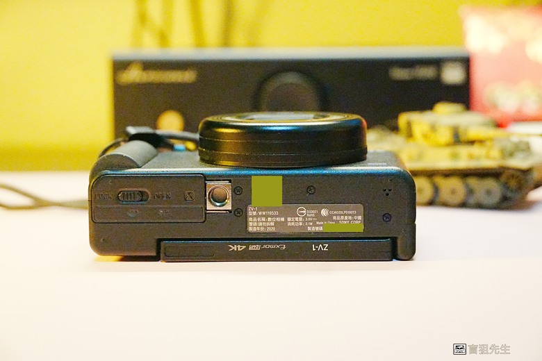 【盲狙先生傳124】SONY ZV-1 & ZV-1M2 | ❤️旅人的觀景小列車❤️ 輕巧方便的旅拍\生活紀錄vLog機，只能二選一你的決定?