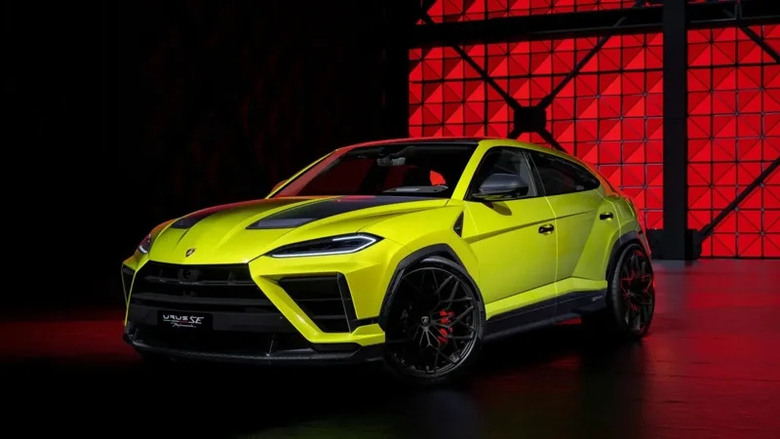 蠻牛油電性能顛峰 Lamborghini Urus SE Performante 重返戰場