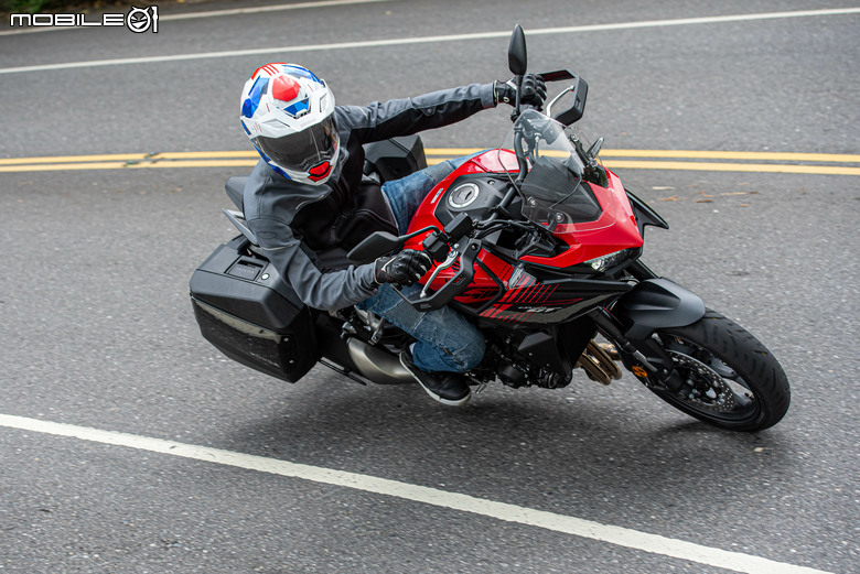 HONDA CB1000 GT 試駕｜不再做選擇，四缸、電懸、運動、舒適我全都要！
