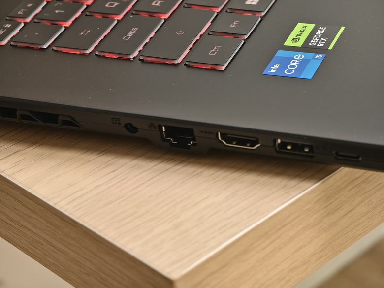 技嘉輕電競筆電小評測GAMING A16 RTX5060
