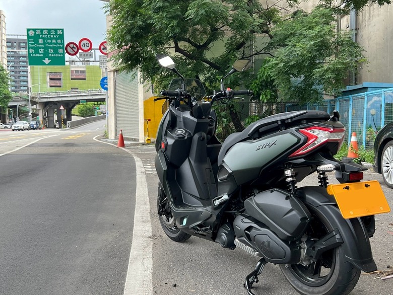 一氣呵成買入STR X，看完車、下訂、幾天後領車