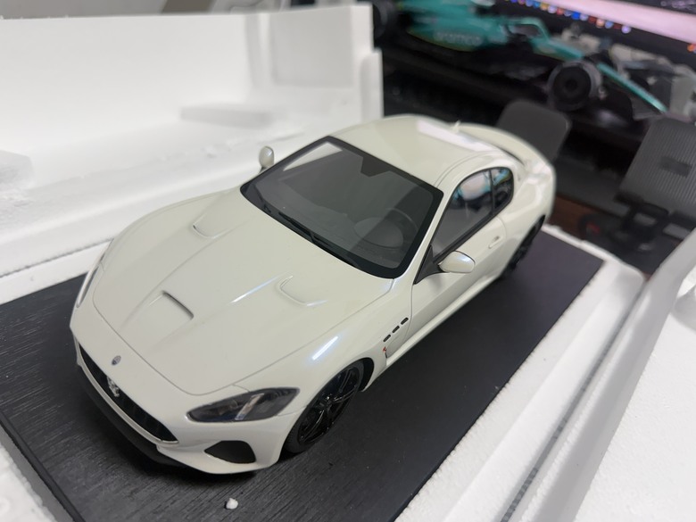 [開箱]1/18 Maserati GranTurismo