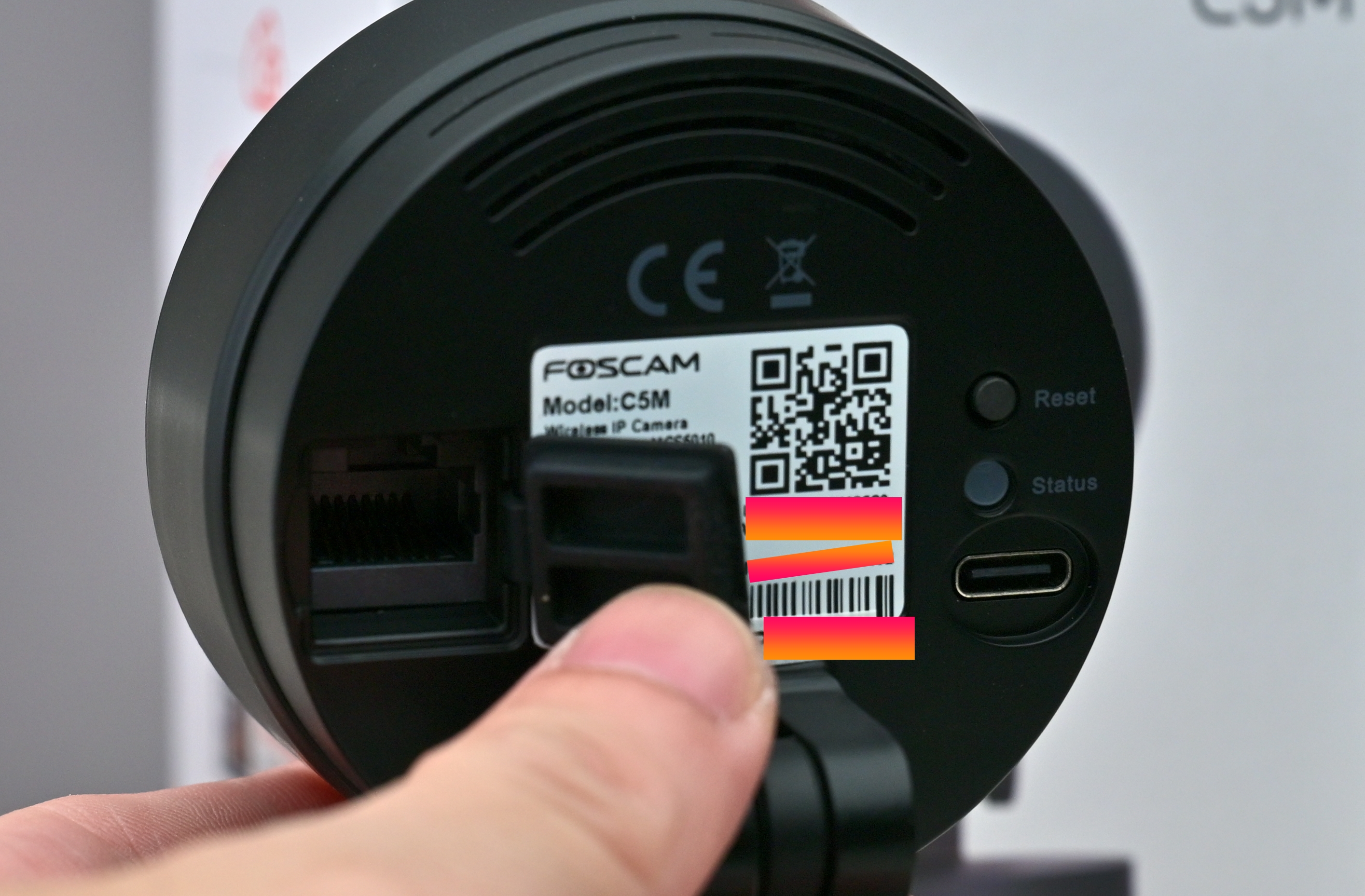 點我看大圖 【不專業開箱】快速開箱! Foscam C5M 開箱:500 萬畫素 3K 超清解析度,小巧便利、守護家人!