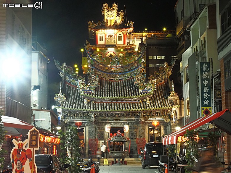 嘉義市立美術館、嘉義文化創意產業園區、嘉義城隍廟、嘉義市郵便局、文化路夜市，外掛美味可口的林聰明沙鍋魚頭、還有繁花似錦的臺南白河蓮花公園 — 2026 端午連假次日遊