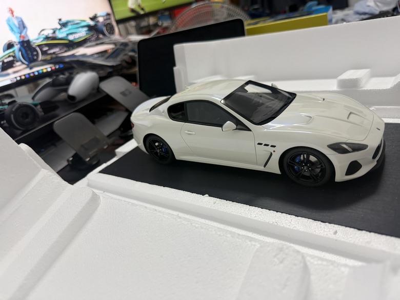 [開箱]1/18 Maserati GranTurismo