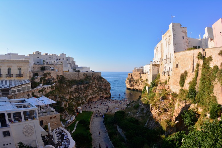 意大利🇮🇹南部之旅第二天 - Sassi di Matera 馬泰拉古城日出，Polignano a Mare濱海波利尼亞諾