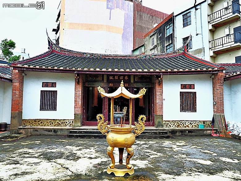 竹北新瓦屋客家文化保存區、采田福地、竹北泉州厝汾陽堂、東平問禮堂、竹北福佑宮(十三伯公)、蓮華寺、附掛美食之一浪拉麵 — 竹北一日雨中散策