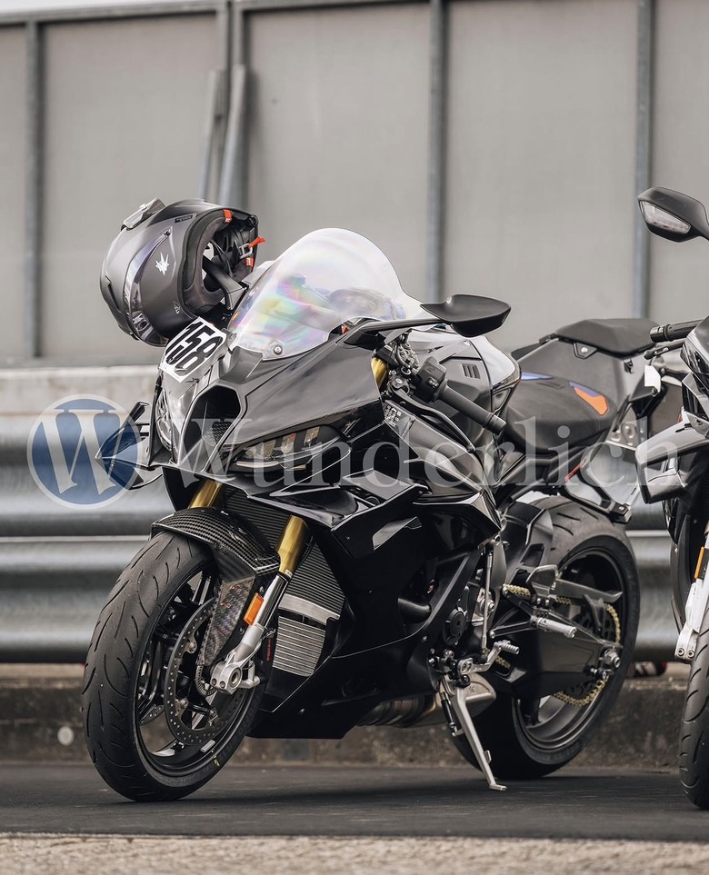 點我看大圖 BMW S1000RR大改款測試車首度曝光,承襲Concept RR基因,這也太清楚了吧!?