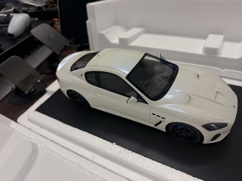 [開箱]1/18 Maserati GranTurismo