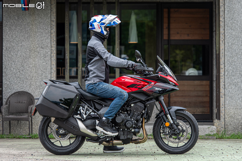 HONDA CB1000 GT 試駕｜不再做選擇，四缸、電懸、運動、舒適我全都要！