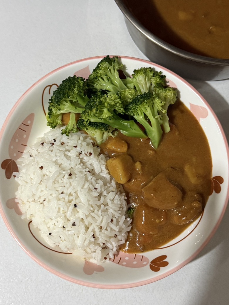 第一次吃到這麼多料的咖哩包