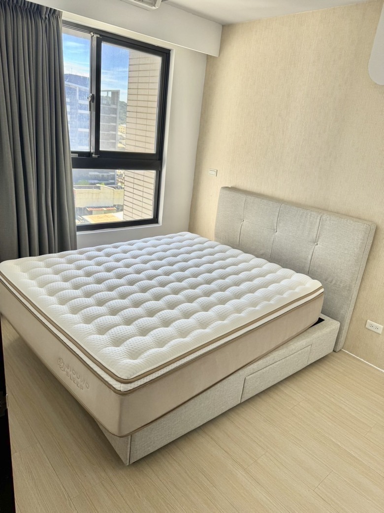 [開箱] 拯救新婚睡眠與荷包！玖窩 Journey-Cozy 旅程舒適款床墊，怕熱老公與淺眠老婆的救星