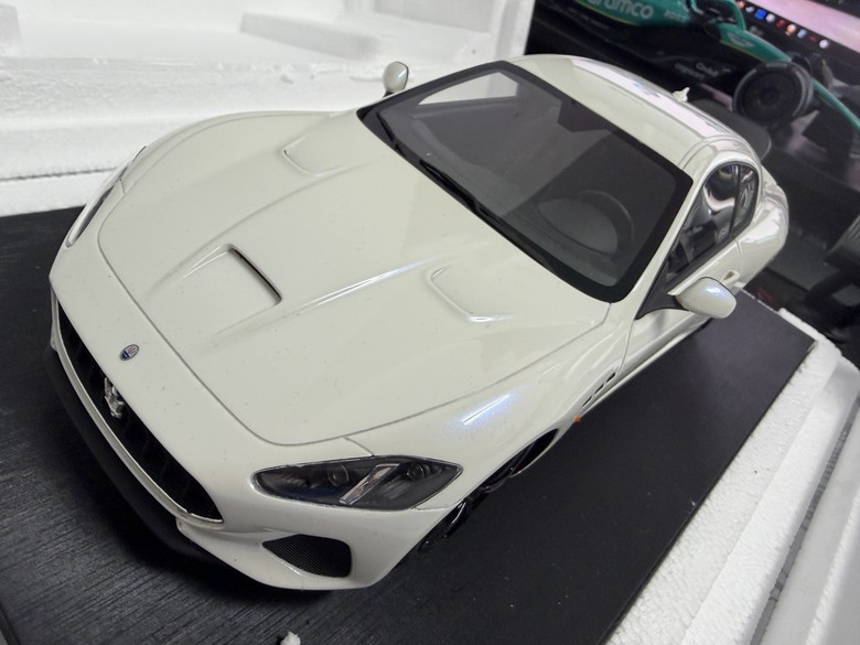 [開箱]1/18 Maserati GranTurismo
