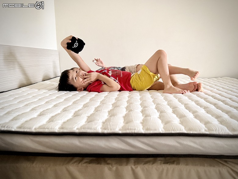 床墊太硬怎麼辦？不用換床墊也能提升睡眠品質｜想窩加分薄墊Thin Mattress開箱心得