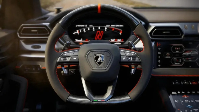 蠻牛油電性能顛峰 Lamborghini Urus SE Performante 重返戰場