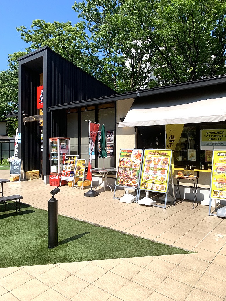 ＜日本＞2024～有個誤會但覺得照片很美的「名古屋一日遊」：東京外星人快閃店、大須觀音、名古屋城(？）、熱田神宮