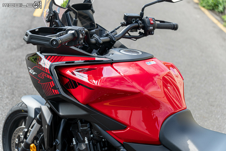 HONDA CB1000 GT 試駕｜不再做選擇，四缸、電懸、運動、舒適我全都要！