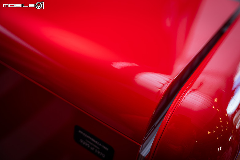 Porsche x SMEG 聯名家電登場！把 917 賽車傳奇搬進廚房，限量冰箱、咖啡機正式登台
