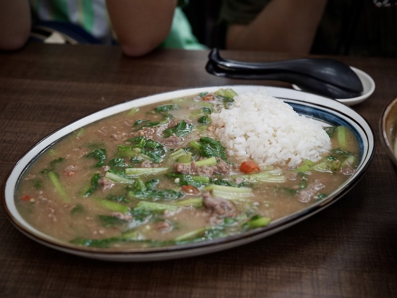 【食記】雲林美食推薦|牛三寶滷味拼盤是隱藏主場,牛腱滷透、牛筋軟Q、牛肚留蜂巢紋,一盤三種口感