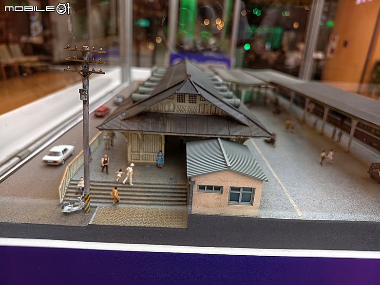 2026年懷舊鐵道場景模型展 in SOGO天母店，附掛吃吃喝喝之 魚君 さかなくん 天母SOGO店之週三鮭魚迴游日半價活動