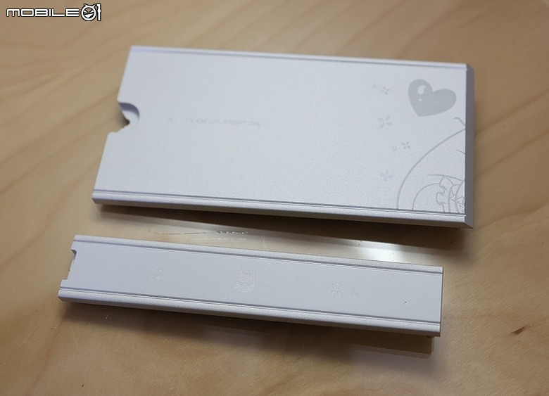 技嘉可愛雕妹 Ari 再進化 B850 AORUS ELITE-P ICE