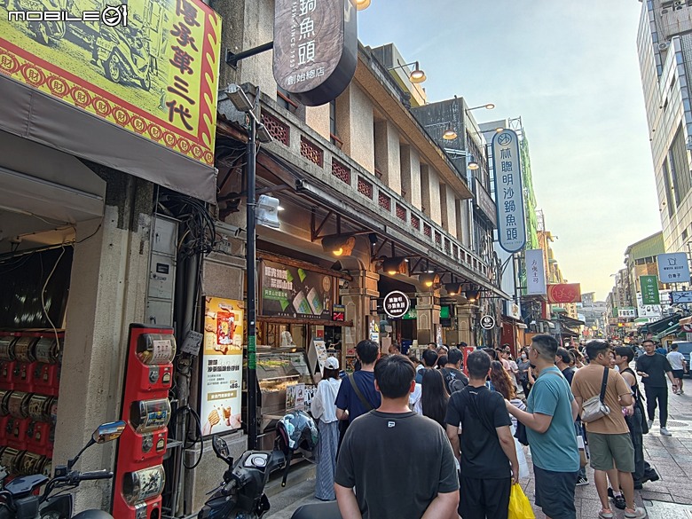 嘉義市立美術館、嘉義文化創意產業園區、嘉義城隍廟、嘉義市郵便局、文化路夜市，外掛美味可口的林聰明沙鍋魚頭、還有繁花似錦的臺南白河蓮花公園 — 2026 端午連假次日遊