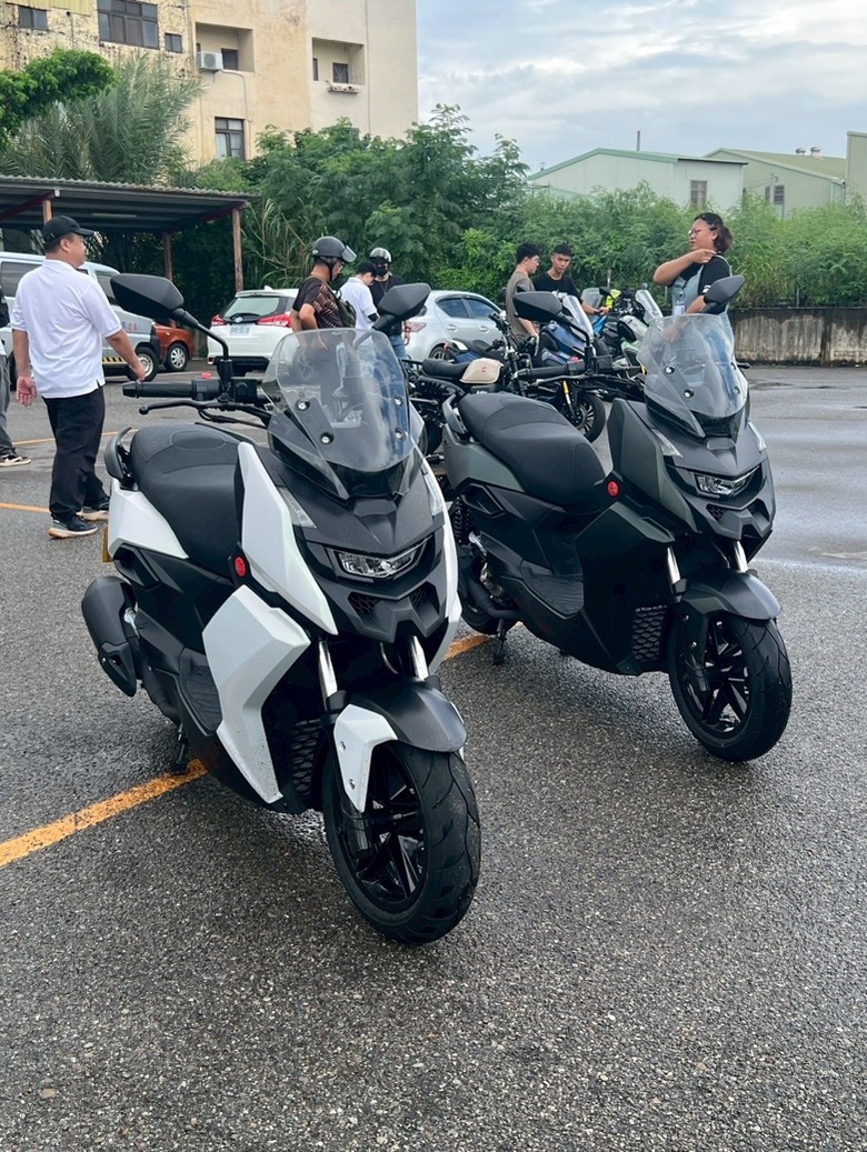 在台中考了紅黃牌駕照好不好用？試車後考慮中