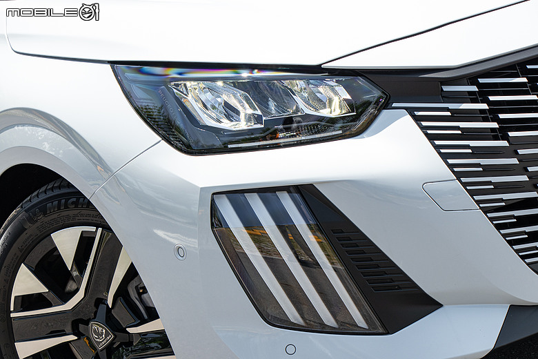 Peugeot 208 小改款試駕|不只賣浪漫情懷,更要用豐富內涵留住你的愛!