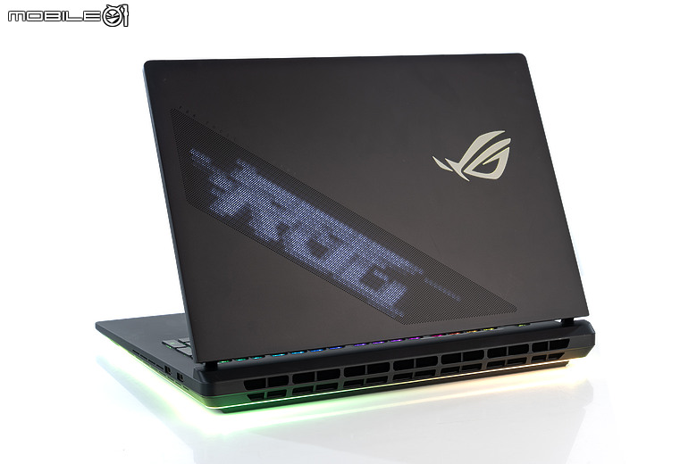 ROG Strix SCAR 18 (2026) G835｜升級 4K 240Hz 面板、全規格攻頂，再創電競機皇新標竿！