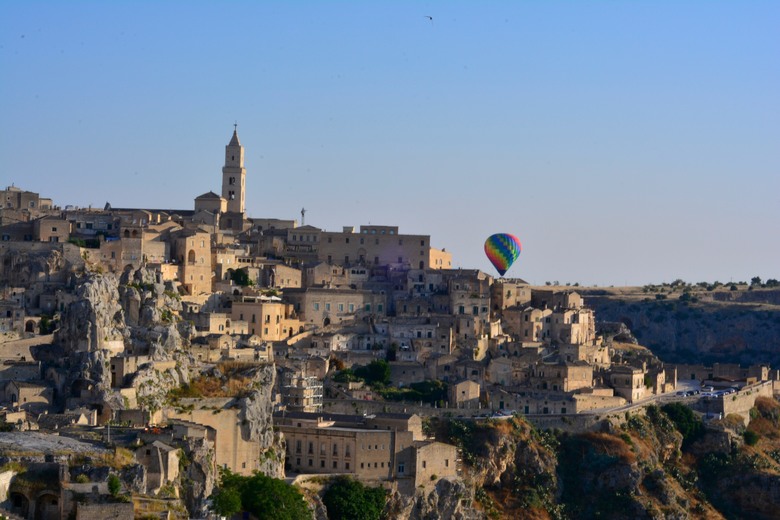 意大利🇮🇹南部之旅第二天 - Sassi di Matera 馬泰拉古城日出，Polignano a Mare濱海波利尼亞諾