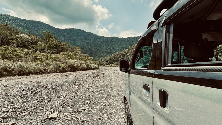 原廠J Space下溪床off-road｜20年野營達人聊秘境
