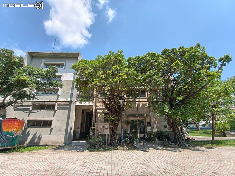 嘉義市立美術館、嘉義文化創意產業園區、嘉義城隍廟、嘉義市郵便局、文化路夜市，外掛美味可口的林聰明沙鍋魚頭、還有繁花似錦的臺南白河蓮花公園 — 2026 端午連假次日遊