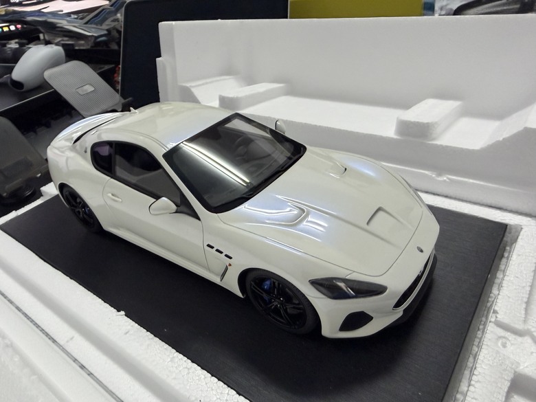 [開箱]1/18 Maserati GranTurismo